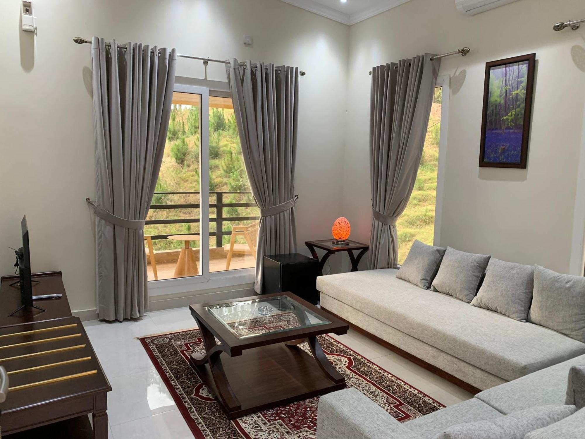 Hidden Hills Hotel & Resort Mansehra ภายนอก รูปภาพ