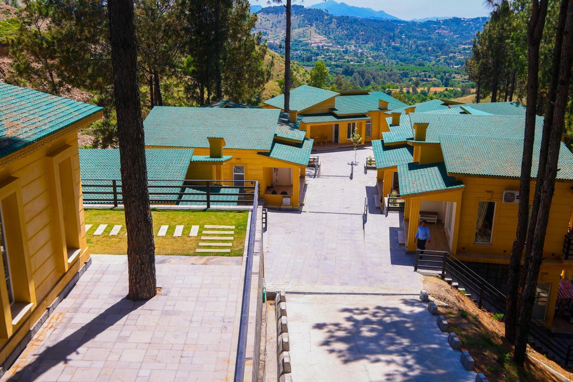 Hidden Hills Hotel & Resort Mansehra ภายนอก รูปภาพ