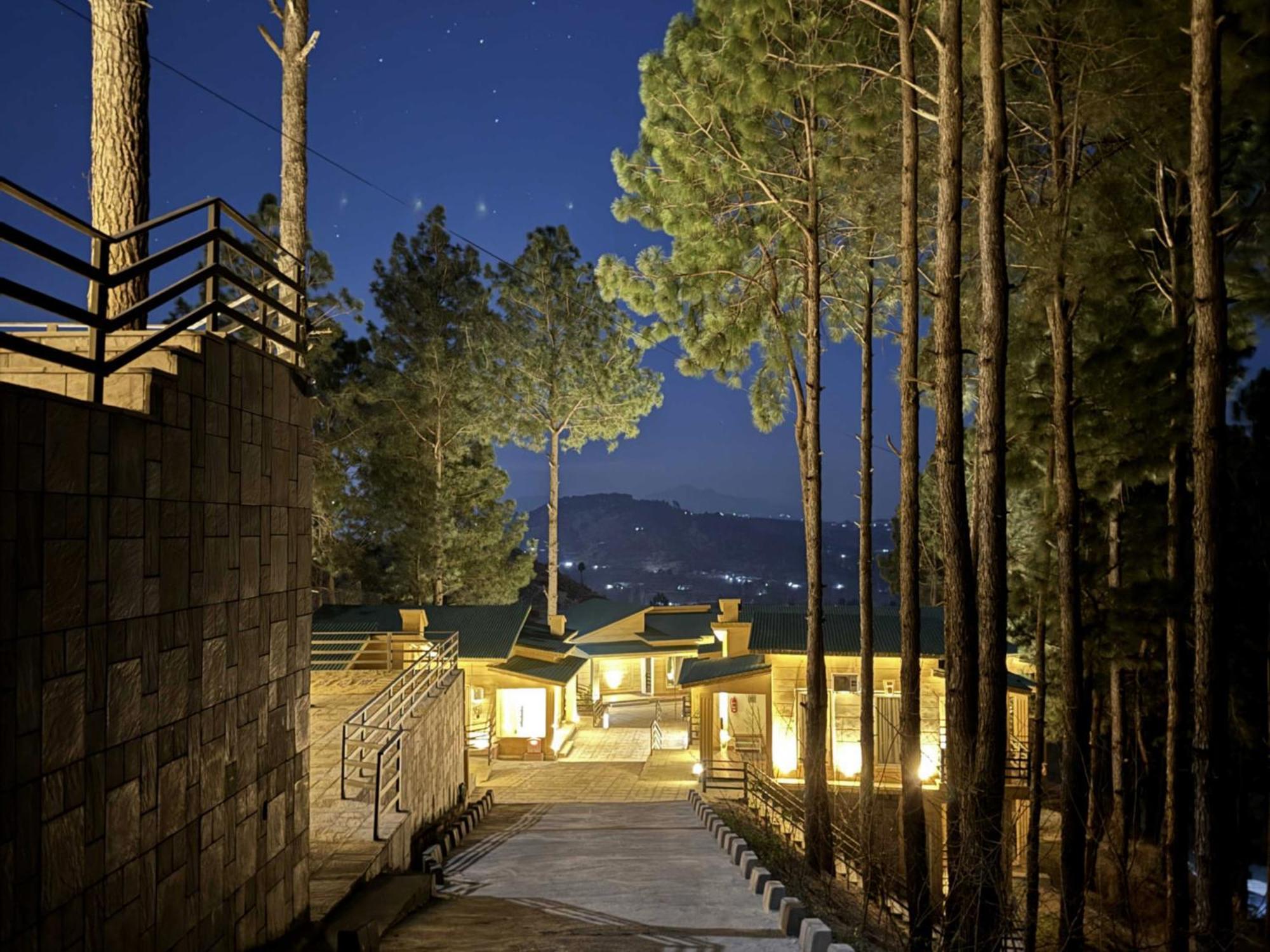 Hidden Hills Hotel & Resort Mansehra ภายนอก รูปภาพ