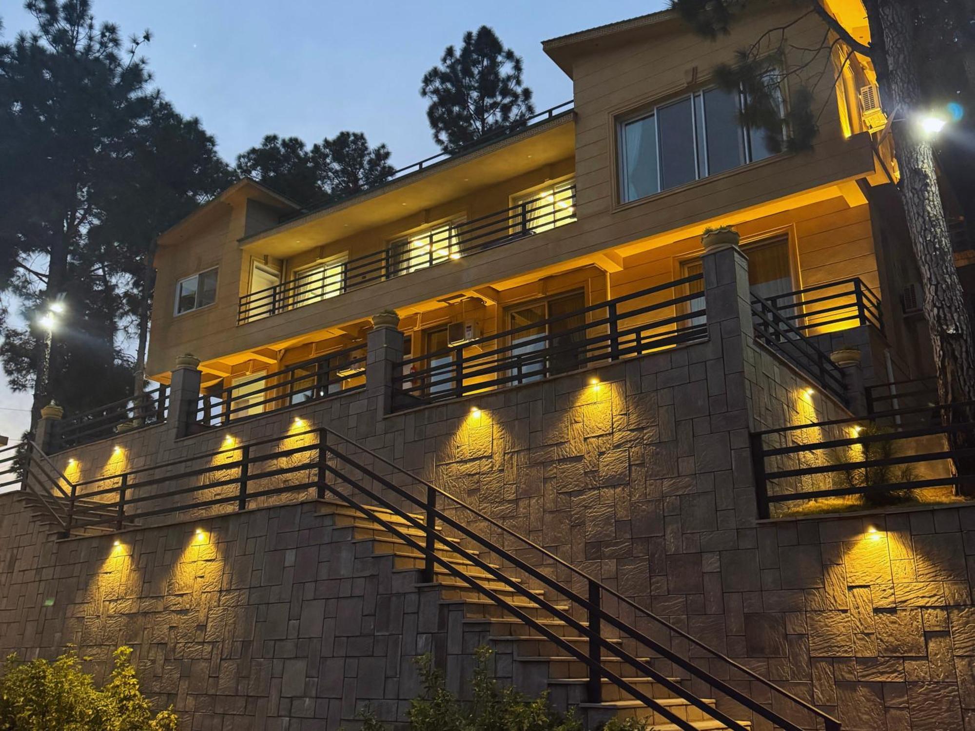 Hidden Hills Hotel & Resort Mansehra ภายนอก รูปภาพ