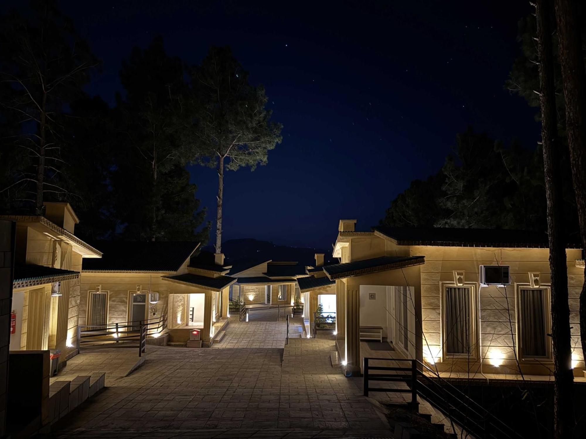 Hidden Hills Hotel & Resort Mansehra ภายนอก รูปภาพ
