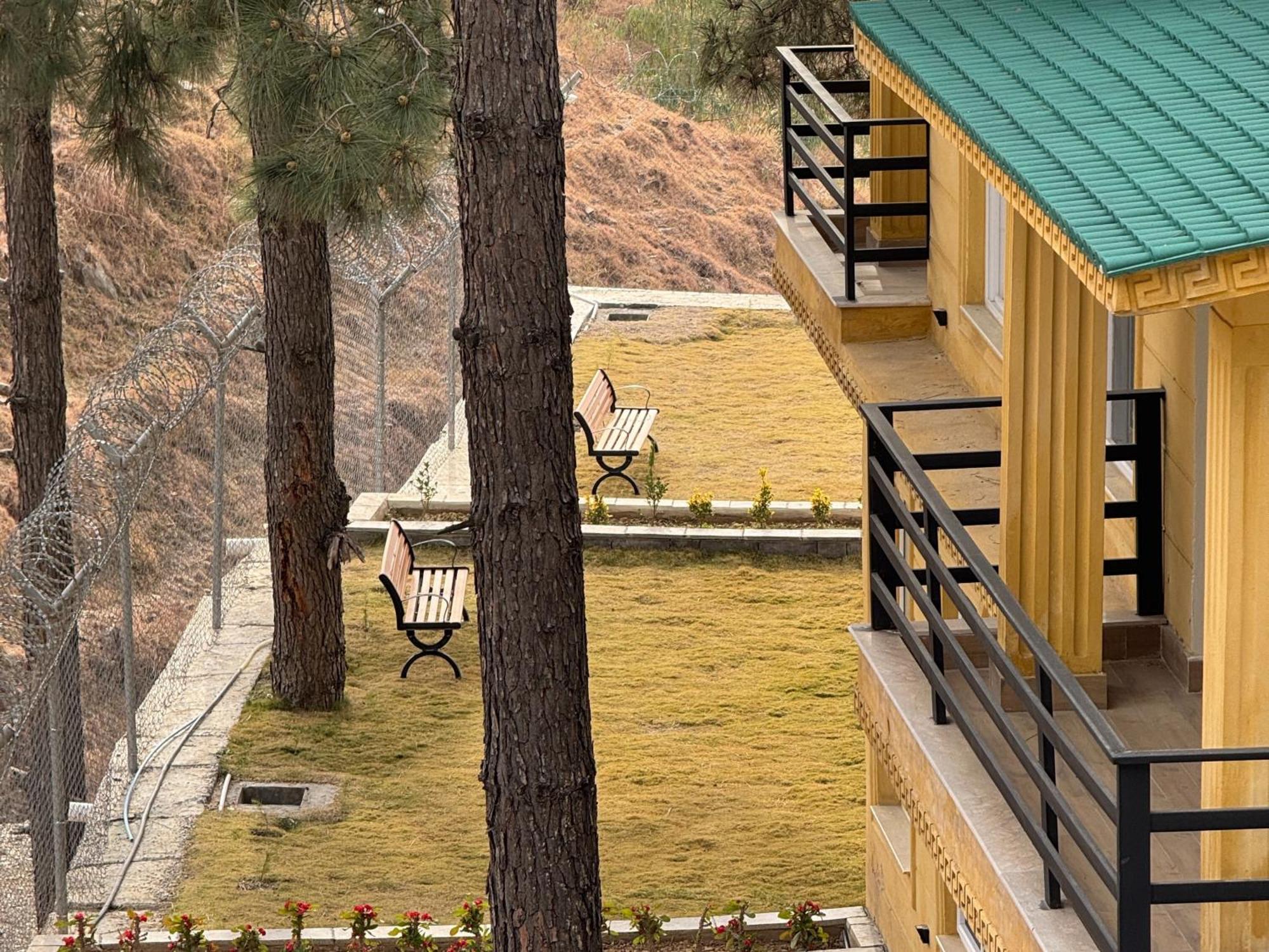 Hidden Hills Hotel & Resort Mansehra ภายนอก รูปภาพ