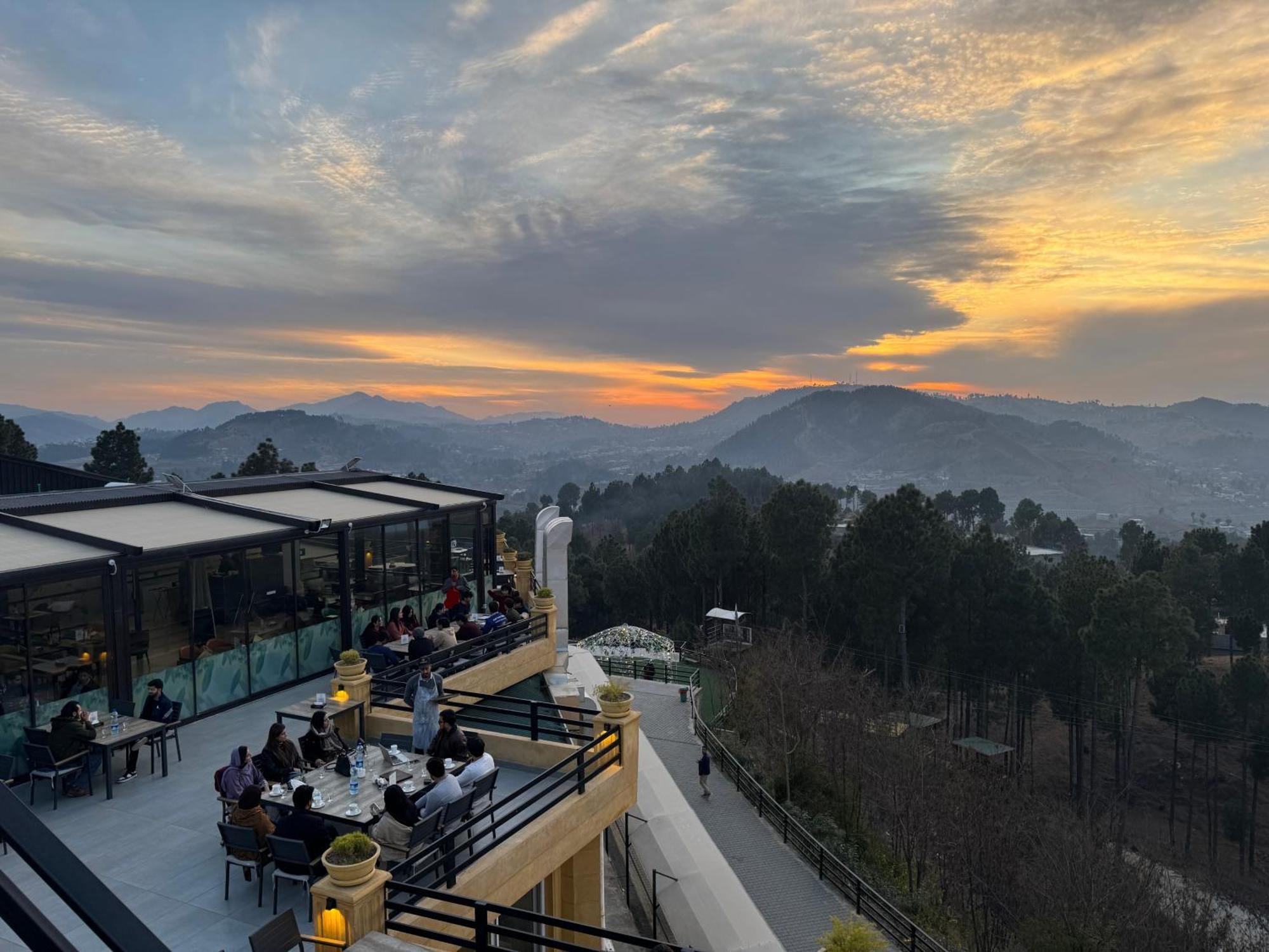Hidden Hills Hotel & Resort Mansehra ภายนอก รูปภาพ