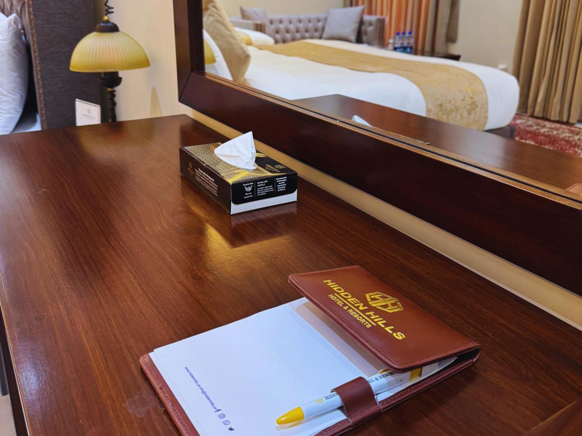 Hidden Hills Hotel & Resort Mansehra ภายนอก รูปภาพ