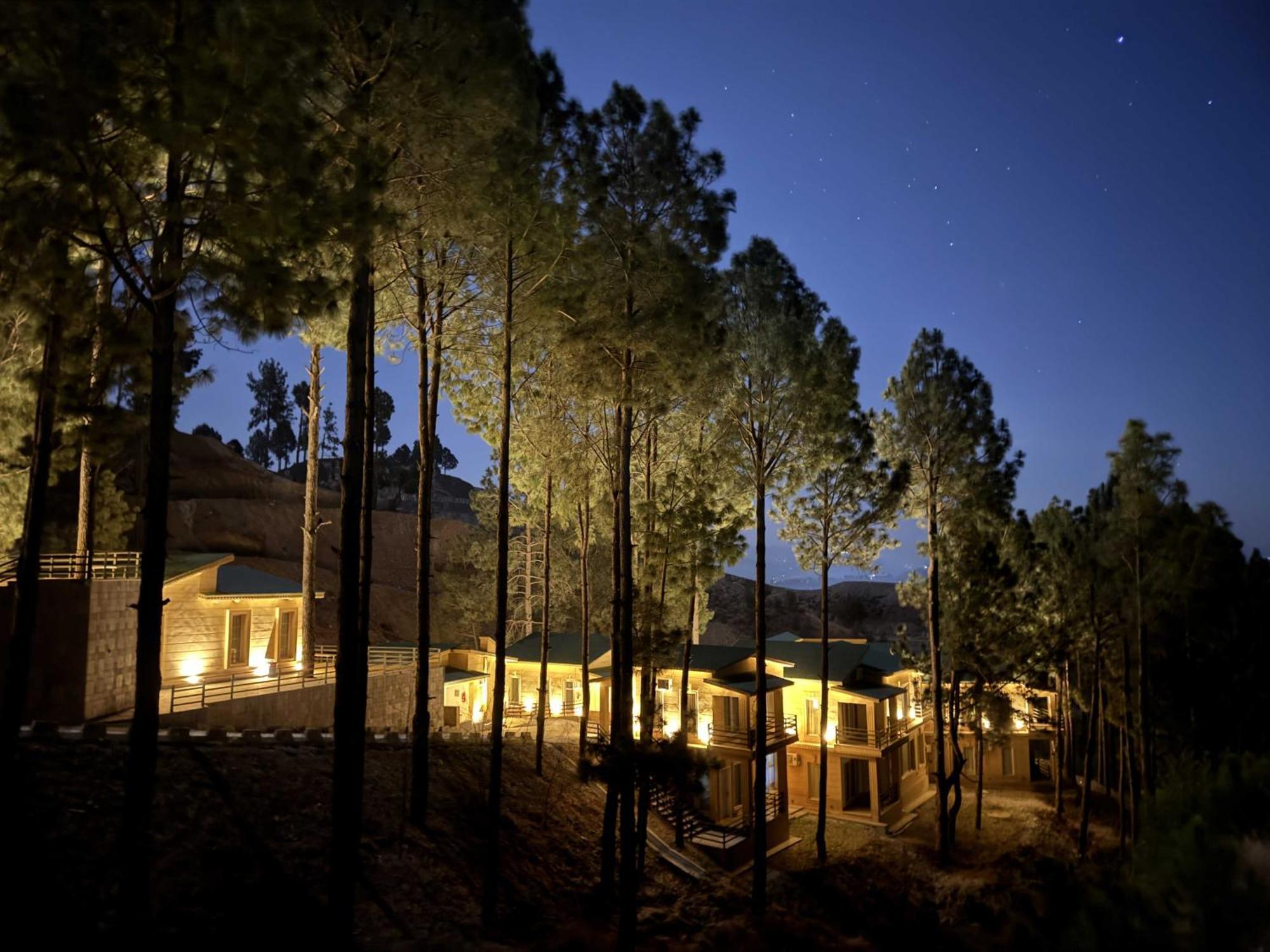 Hidden Hills Hotel & Resort Mansehra ภายนอก รูปภาพ